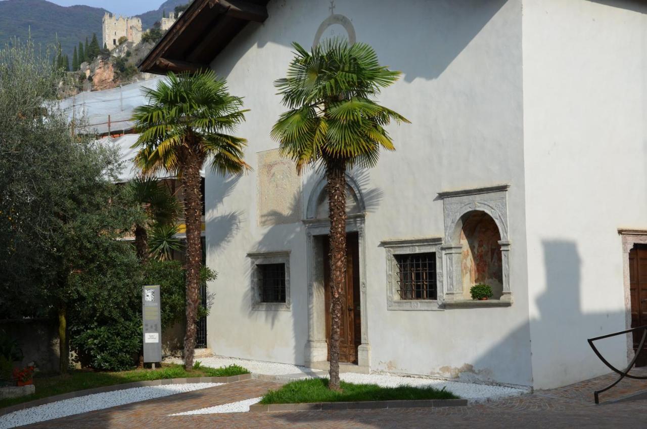 Palazzo Oltre Apartment Арко Екстериор снимка