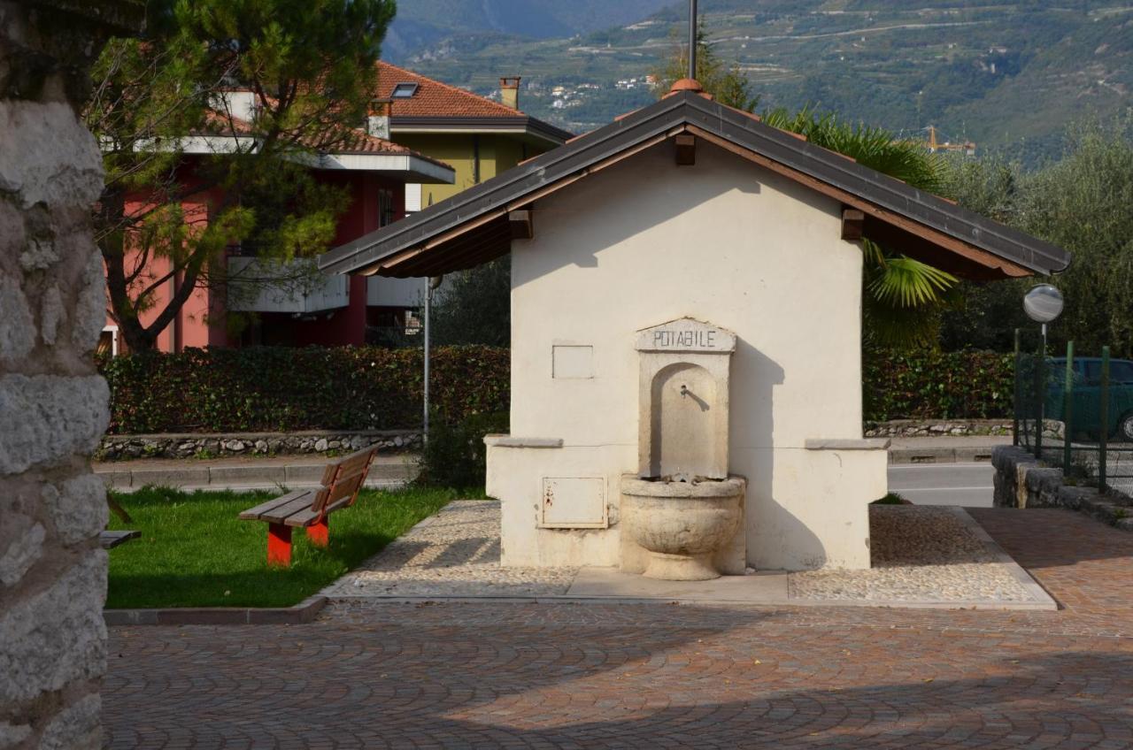 Palazzo Oltre Apartment Арко Екстериор снимка