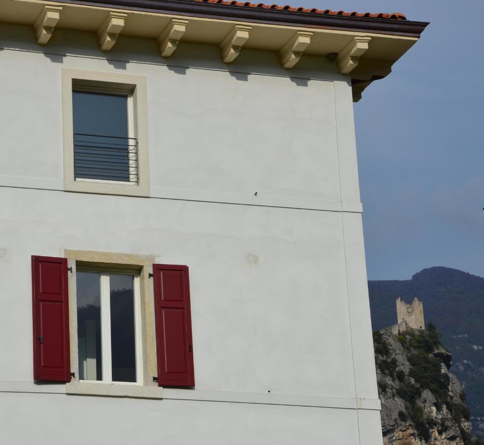 Palazzo Oltre Apartment Арко Екстериор снимка