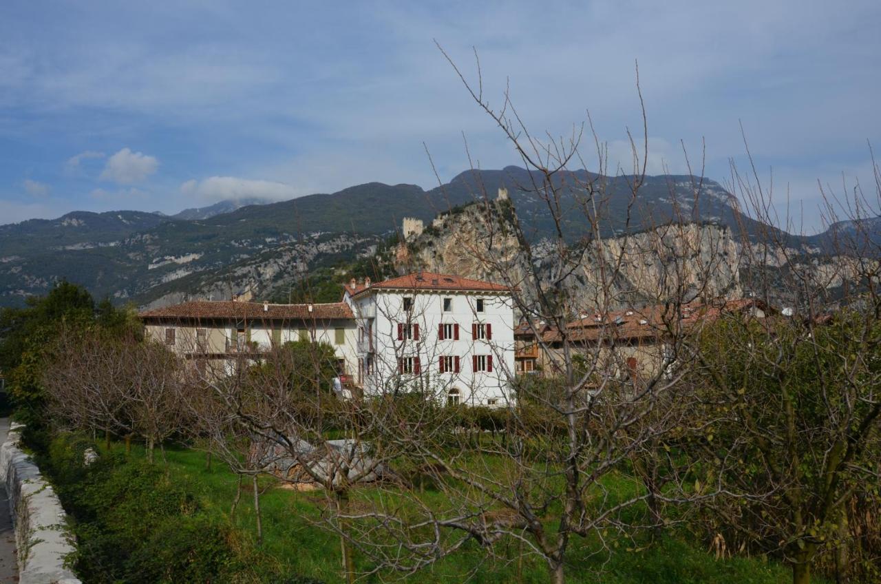 Palazzo Oltre Apartment Арко Екстериор снимка